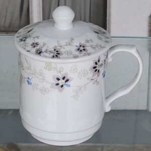 Chinese Coffee Or Tea Mug With Cover Lid, Porcelain, Beautiful 2 Piece Set